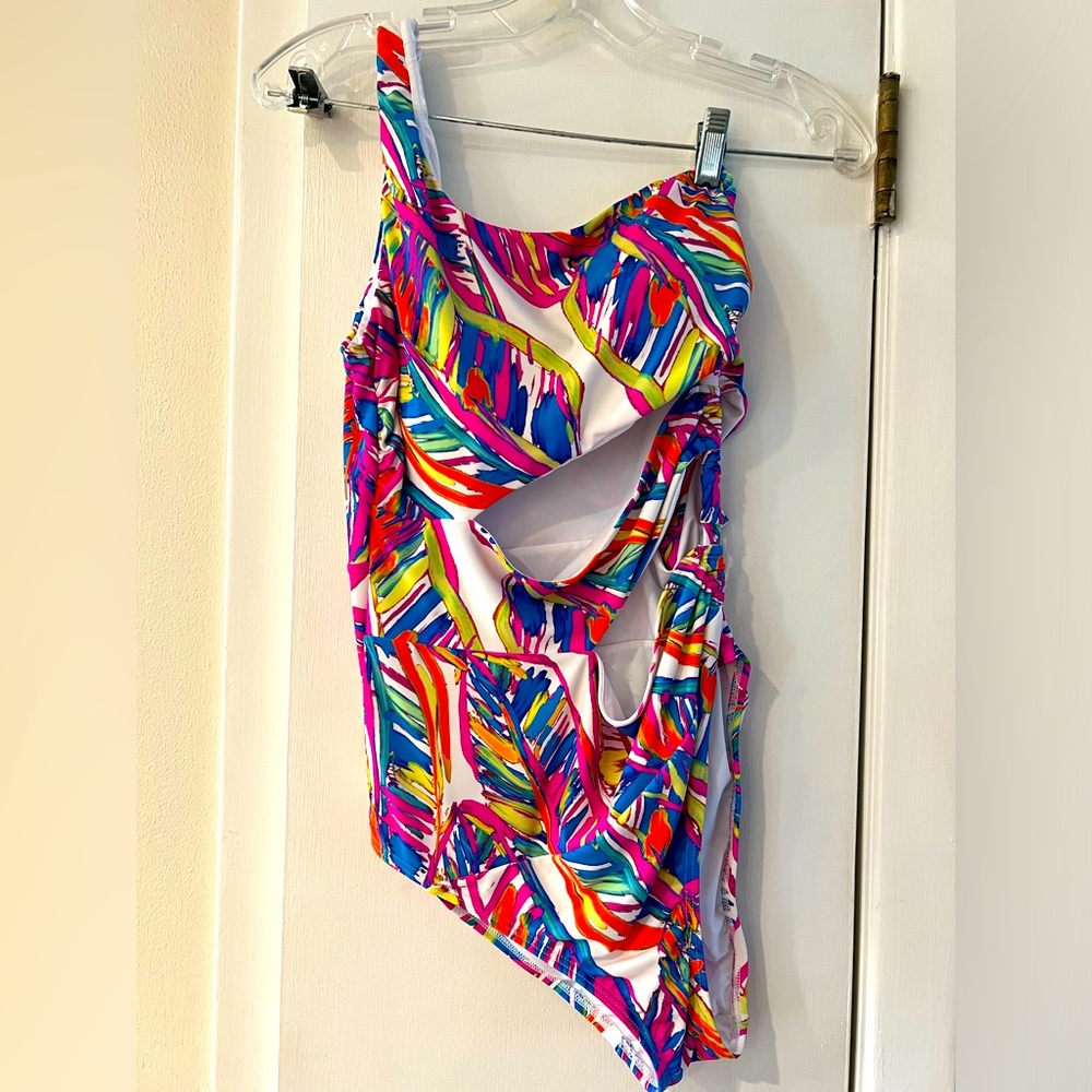 One piece Venus swim suit and cover up